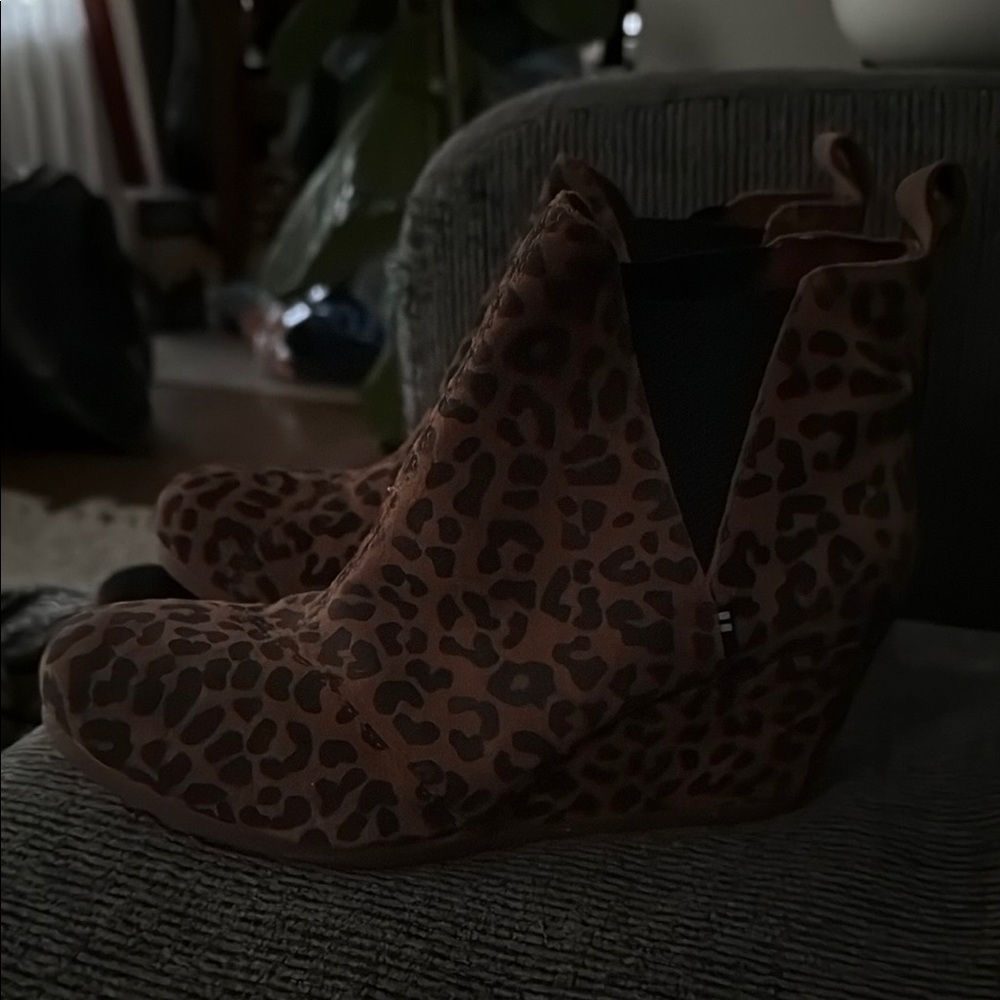 TOMS ankle booties